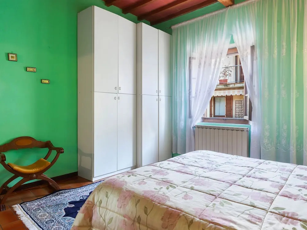 Vintage Holiday Home in Greve in Chianti With Terrace