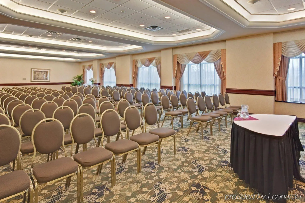 Holiday Inn & Suites Oakville at Bronte by IHG