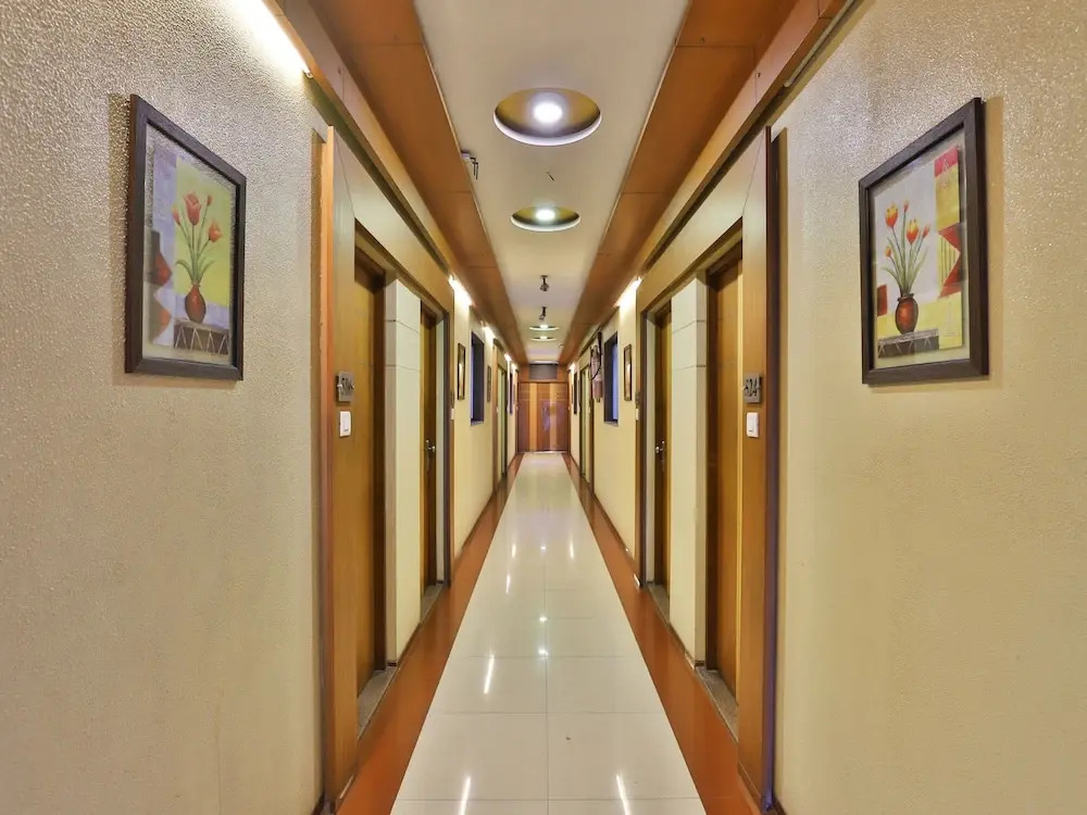 OYO 14235 Hotel Ostria