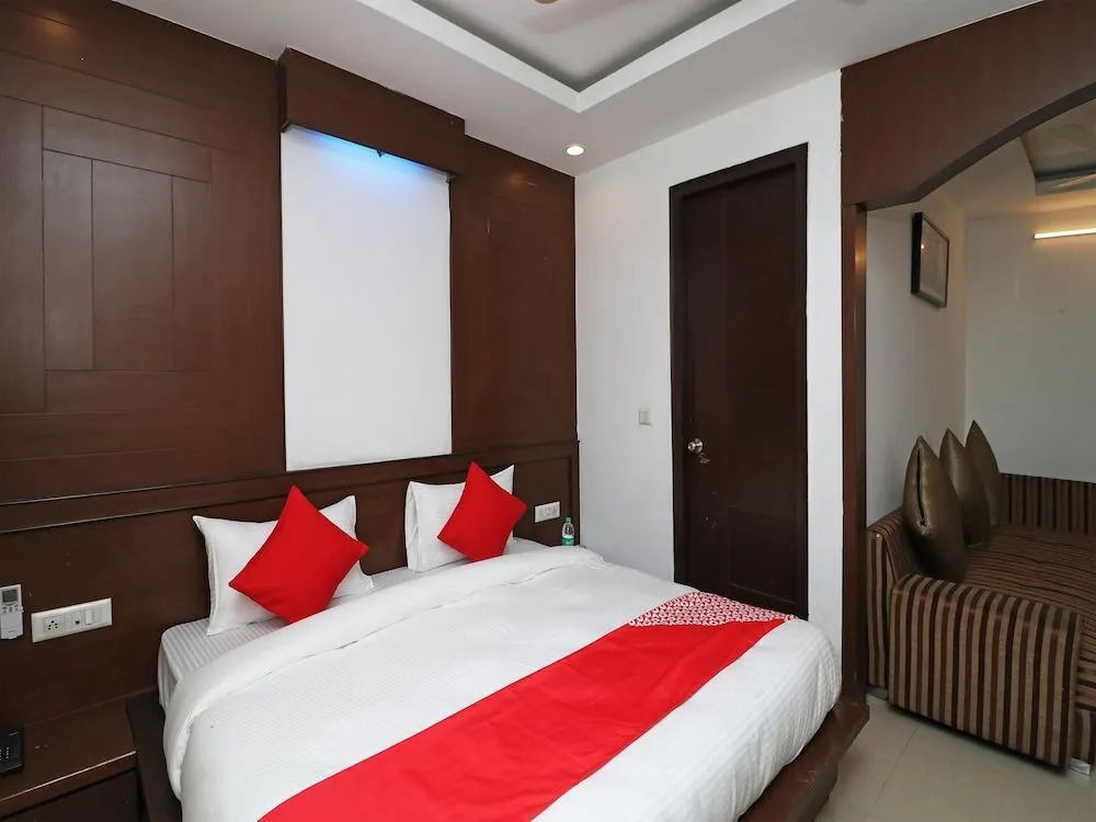 OYO 12780 New Hotel Rajwada