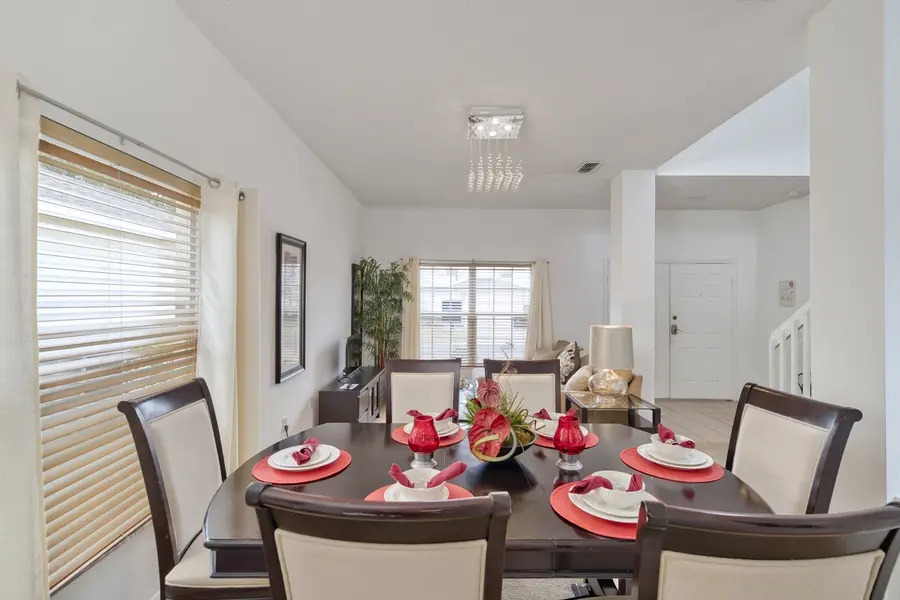 Fabulous 5 Bed Villa In Popular Location