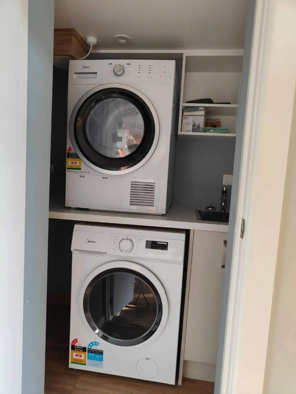 Newly Renovated Hillside Apartment Close To City