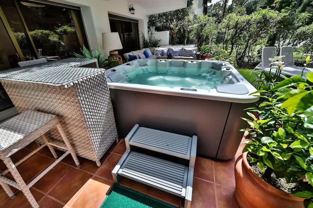 Luxury Apartment On The Golden Mile