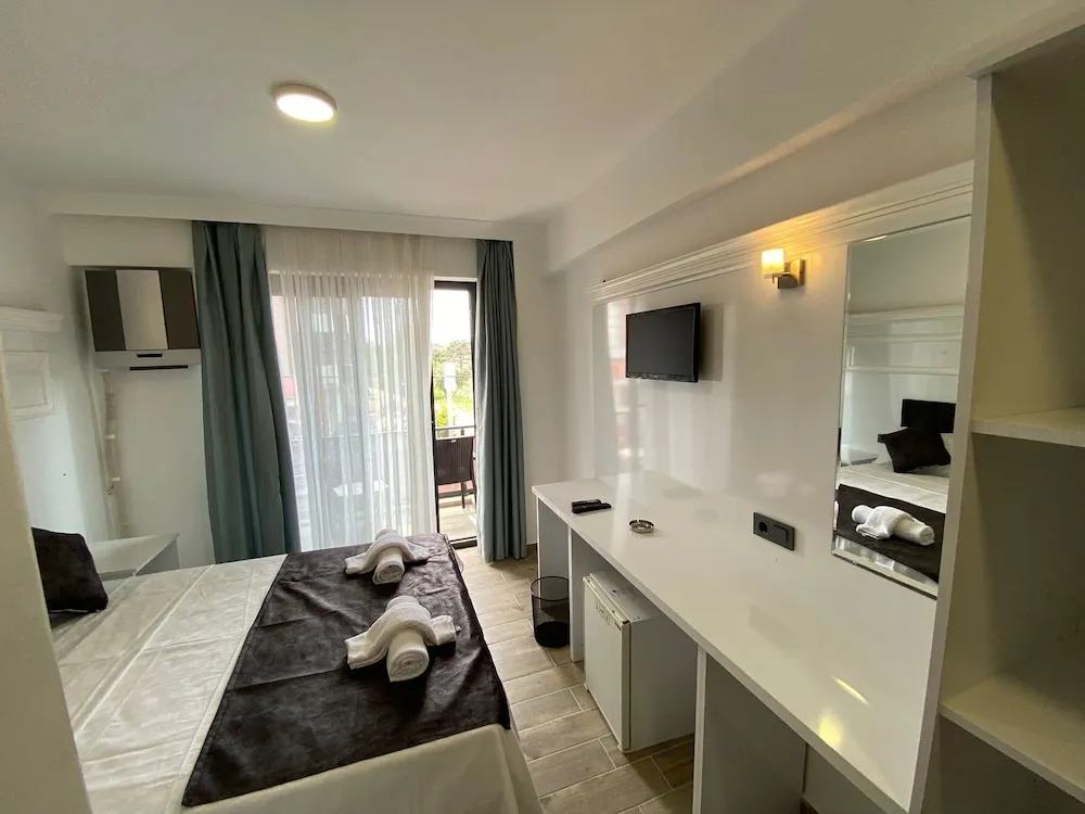 ATAŞ AQUA OTEL AVŞA