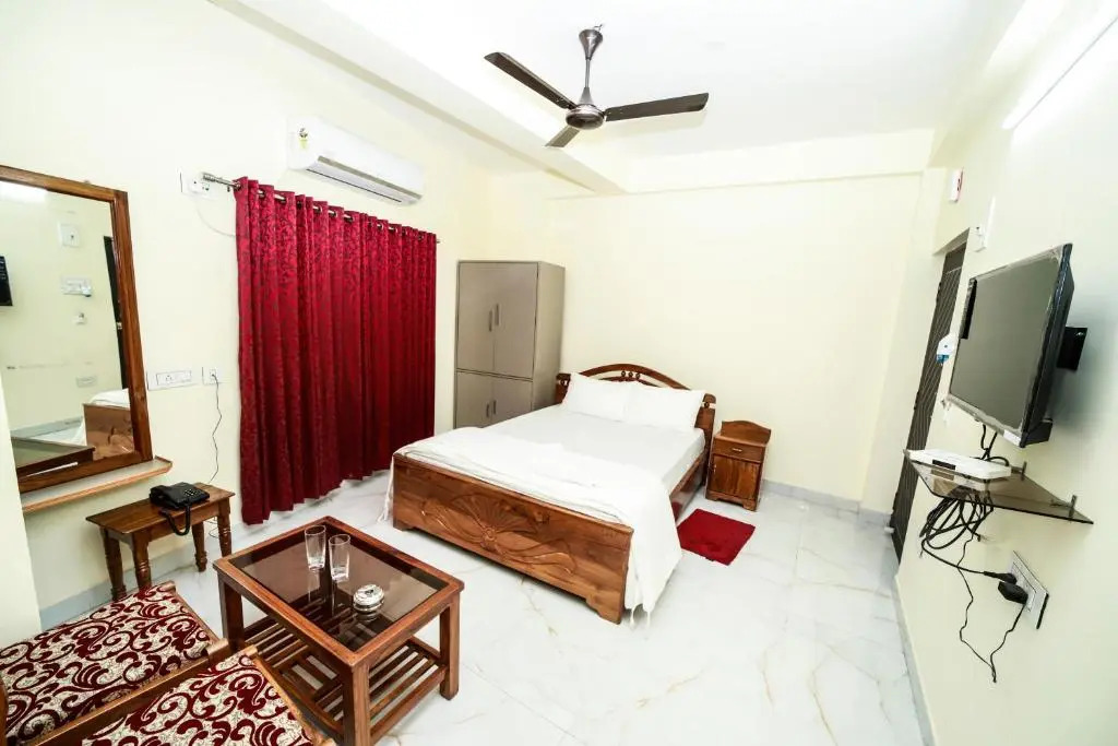 RISHIKA- Guest House