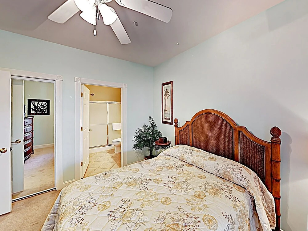 New Listing! Centrally Located W/ Pool 3 Bedroom Condo
