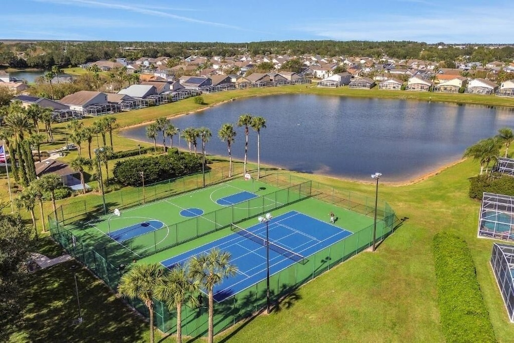 Villa Minutes From Disney 4bd 3bt Private Pool & Games 4 Bedroom Home
