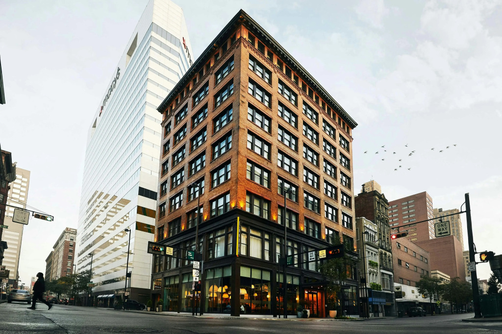 Kinley Cincinnati Downtown, a Tribute Portfolio Hotel