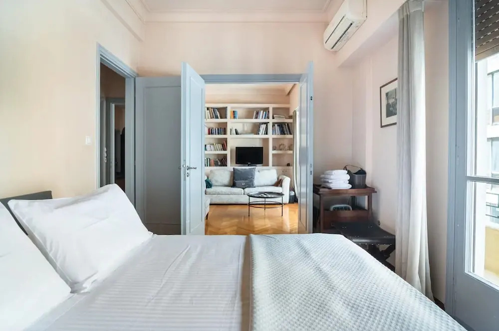 Neoclassical Athenian 2-bed Apt Balcony