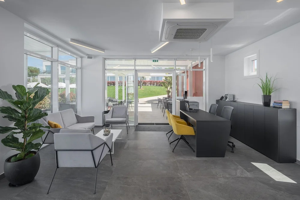 Maj Luxury Residence
