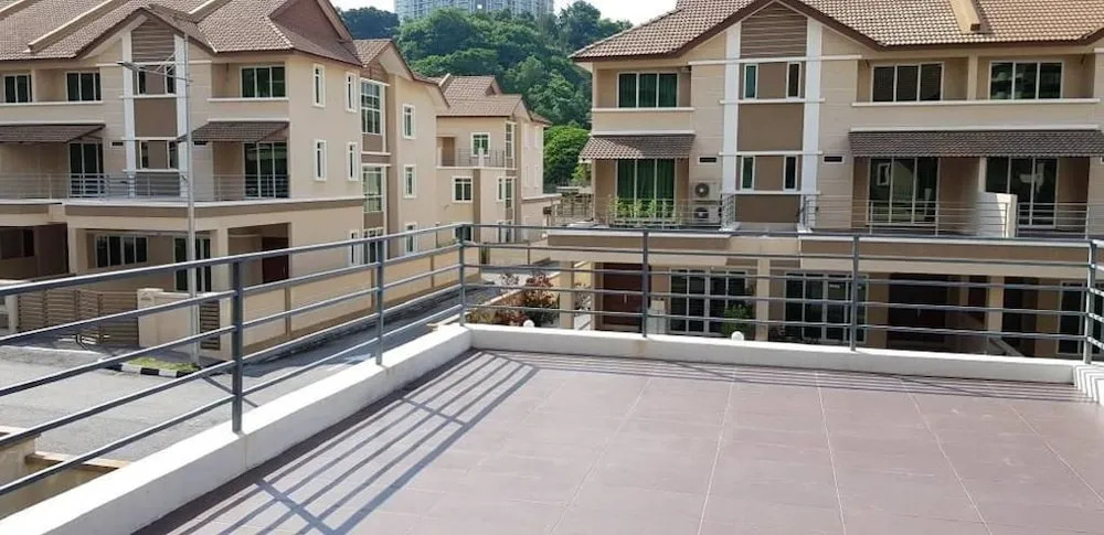 Greenlane 98 / 5 Rooms / 5 Bathrooms / 25 Pax