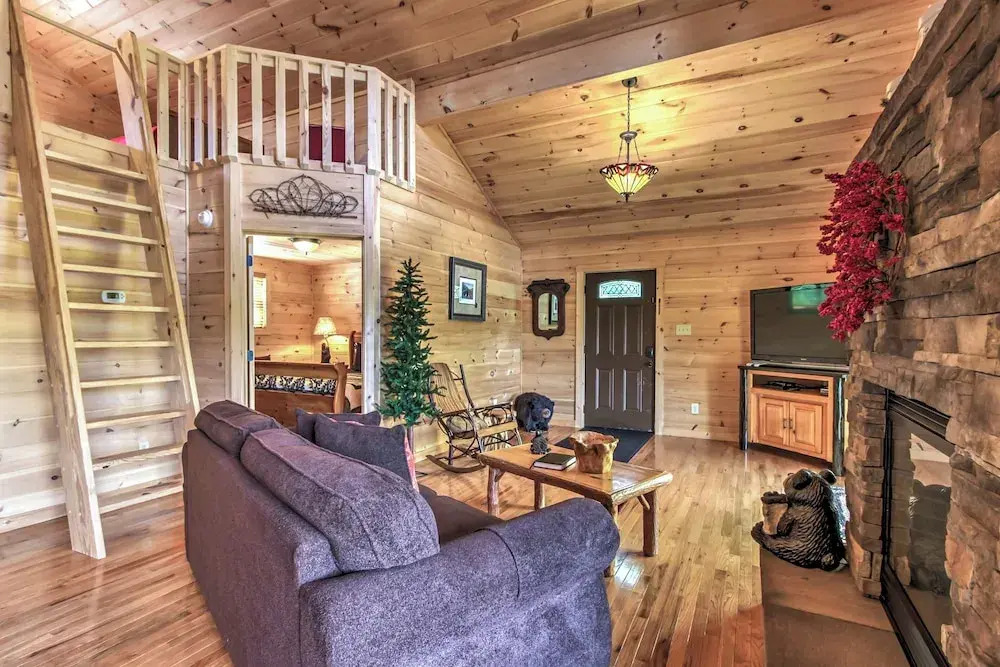 Hot Tub & Loft: Mountain-view Sevierville Cabin