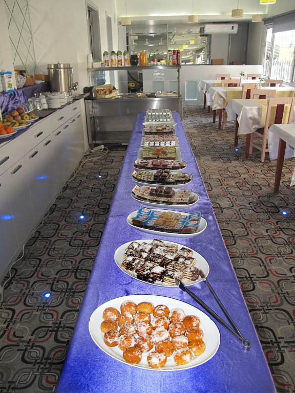 Arya Hotel