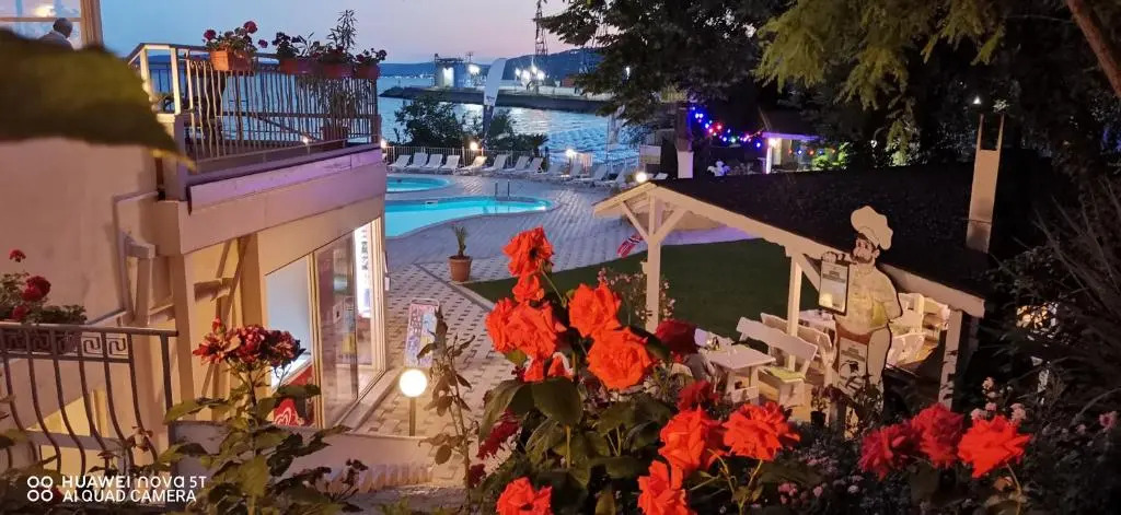 Helios Hotel