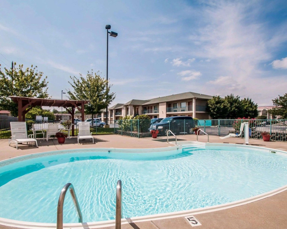 Econo Lodge Springfield I-44