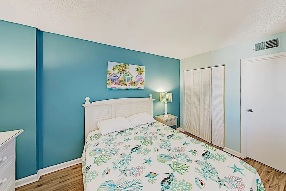 Oceanfront Crescent Sands Beach W/ Pool 3 Bedroom Condo