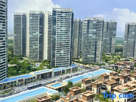 Zhonghai Vacation Homestay (Shantounan Railway Zhonghai Golden Coast Water Park)