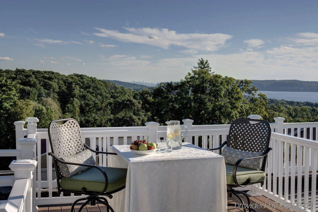 Tarrytown House Estate
