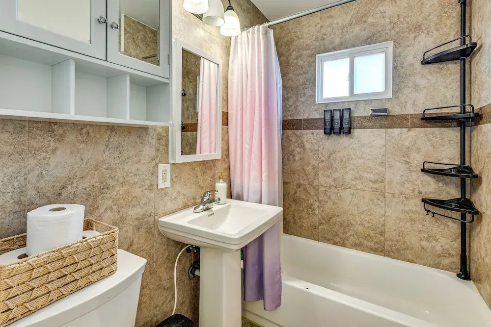 7 Mi to Dtwn Denver: Pet-friendly Home w/ Yard