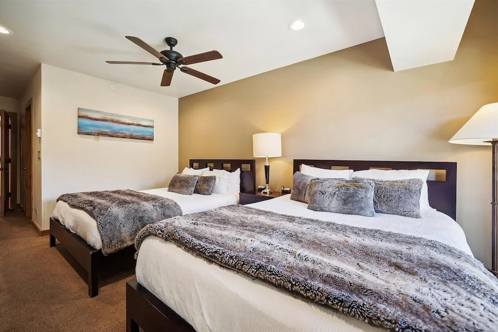 The Village - Wetterhorn - #3404 2 Bedrooms 2 Bathrooms Condo