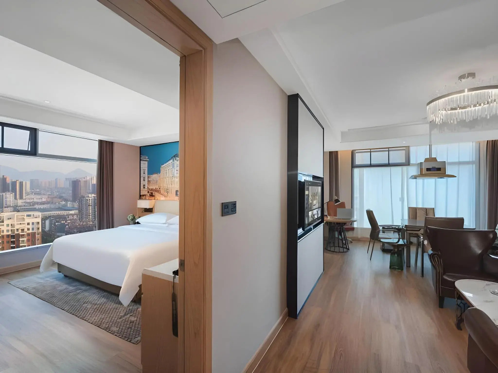 Vienna International Hotel (Huangshi Daye Center High-speed Railway North Station)