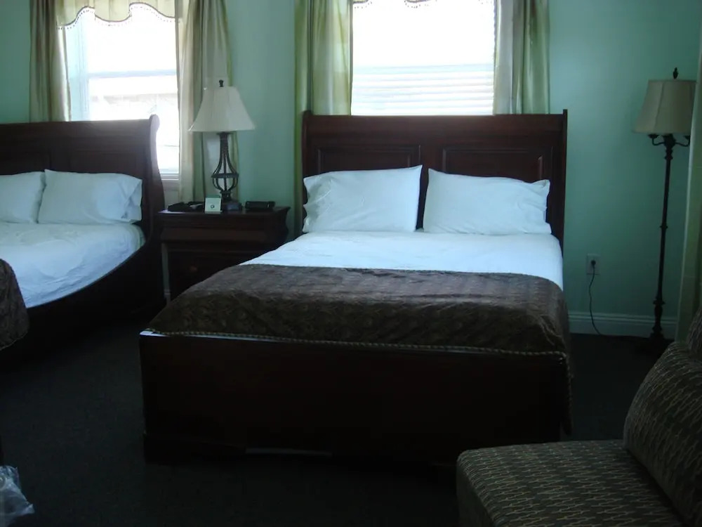 The City Hotel
