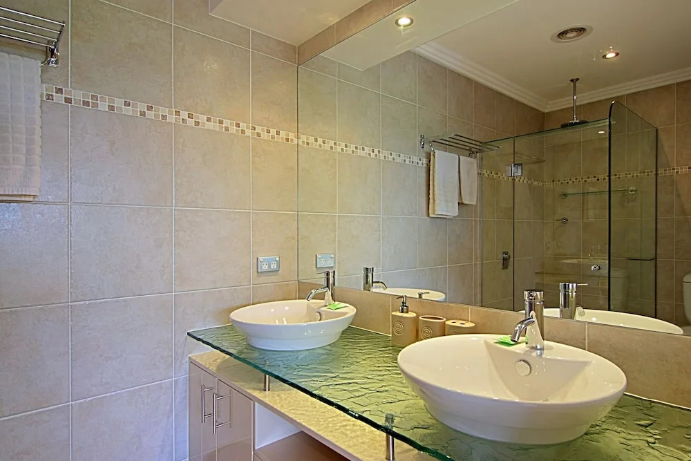 A PERFECT STAY - 3 James Cook Apartments