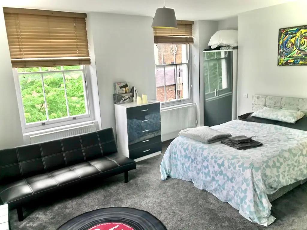 Camden Large 2 Bedroom Flat Guest House