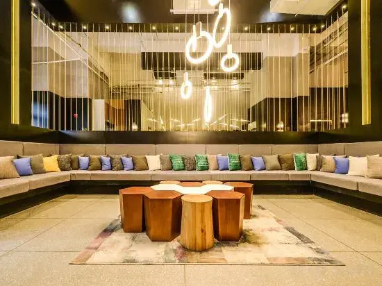 Nicesoe H·HOTEL (Chengdu Niushikou Subway Station)