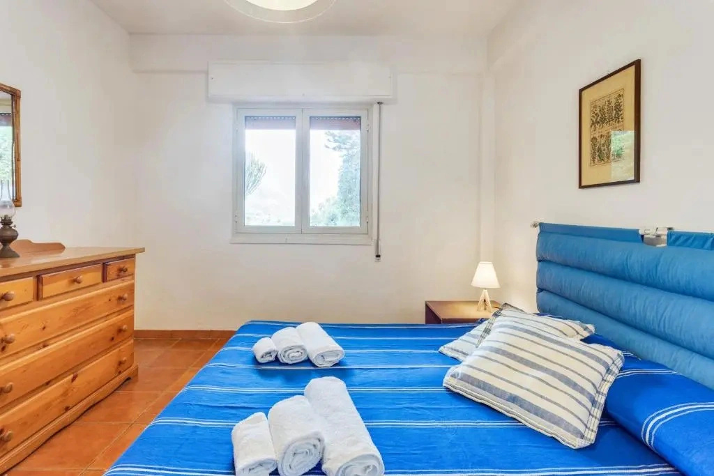 Scopello Flat with Panoramic Courtyard and Parking