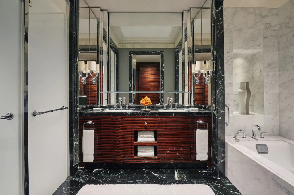 Four Seasons Hotel Bahrain Bay