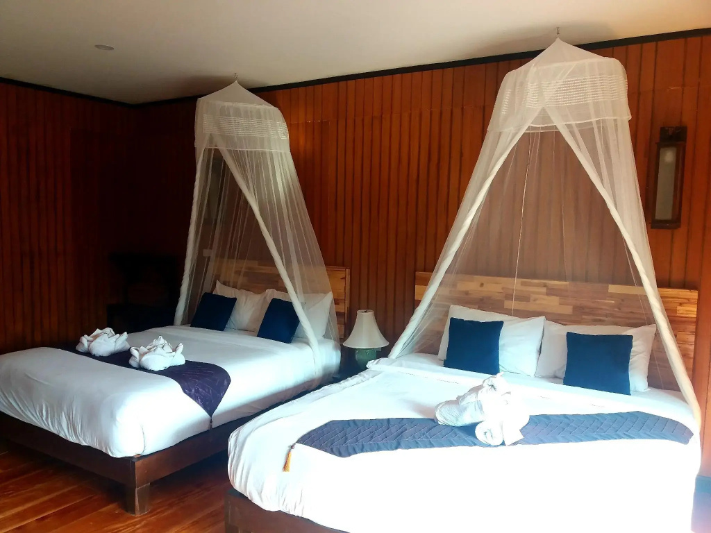 Отель Koh Ngai Thanya Beach Resort