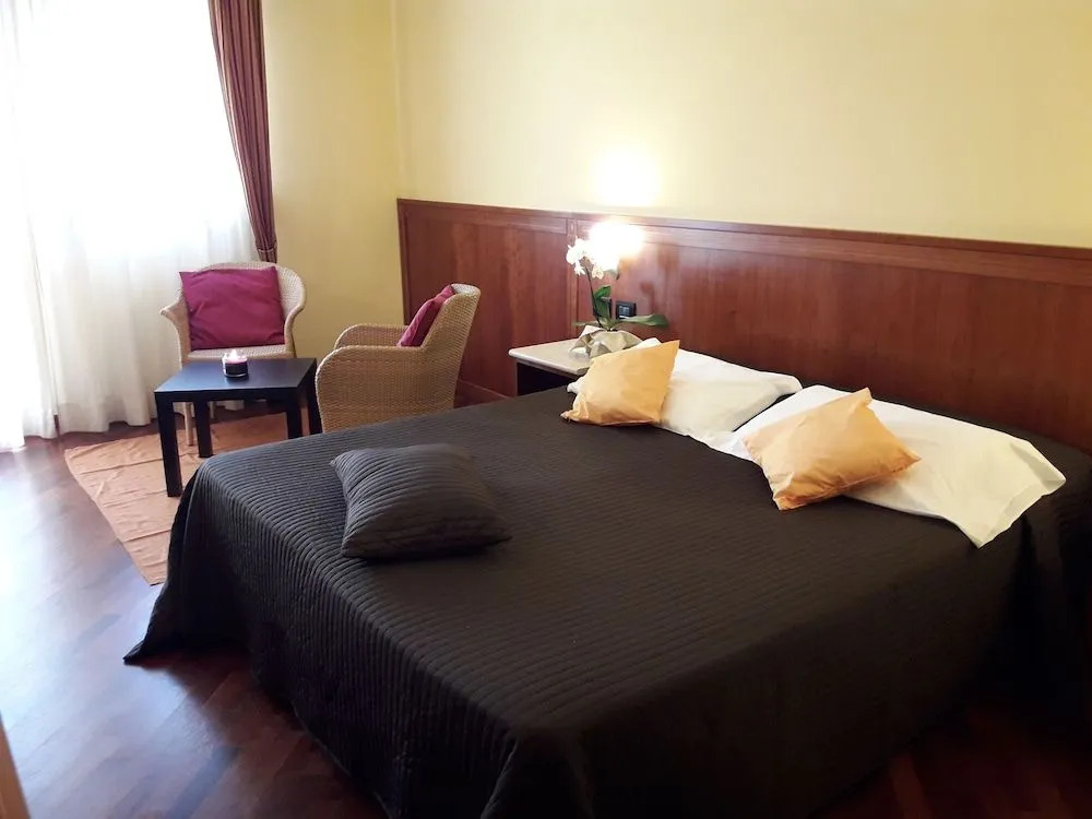 Hotel Miralago