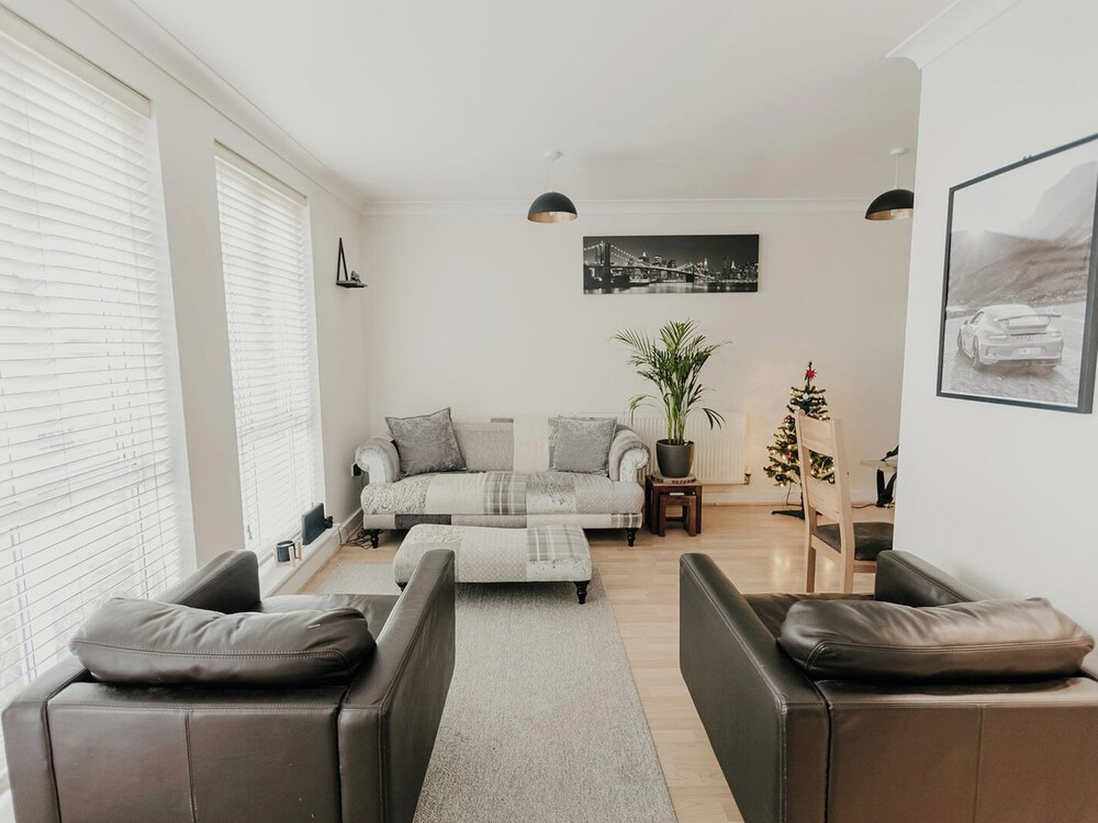 5 Mariners Wharf