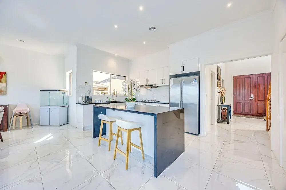StayAU 6BR Deluxe Lakeview Point Cook