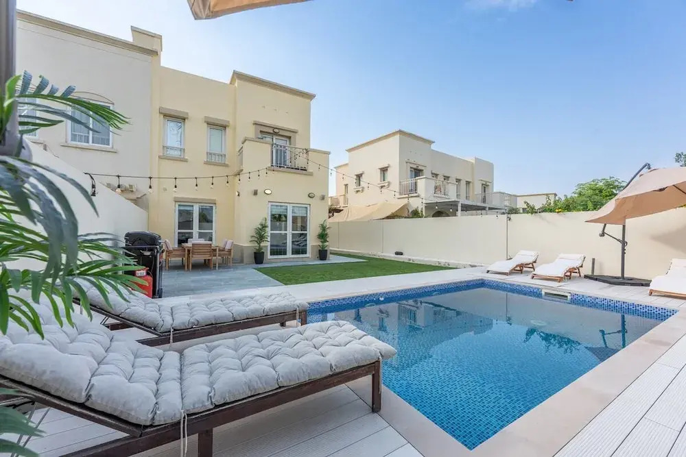 StayShort - Luxurious Spacious 3-Bedroom Villa with Private Pool at Springs 10