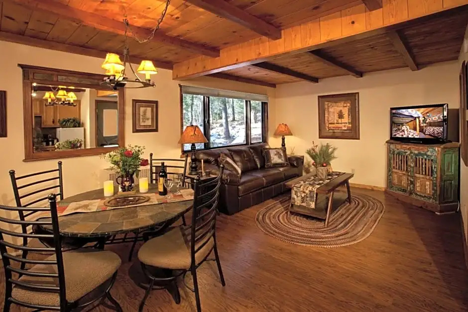 Cottams Lodge by Alpine Village Suites