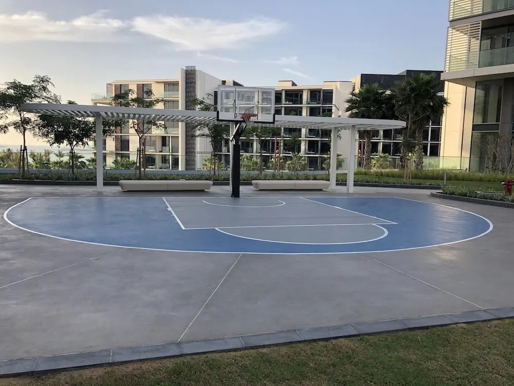 4BR Apt on Bluewater Island