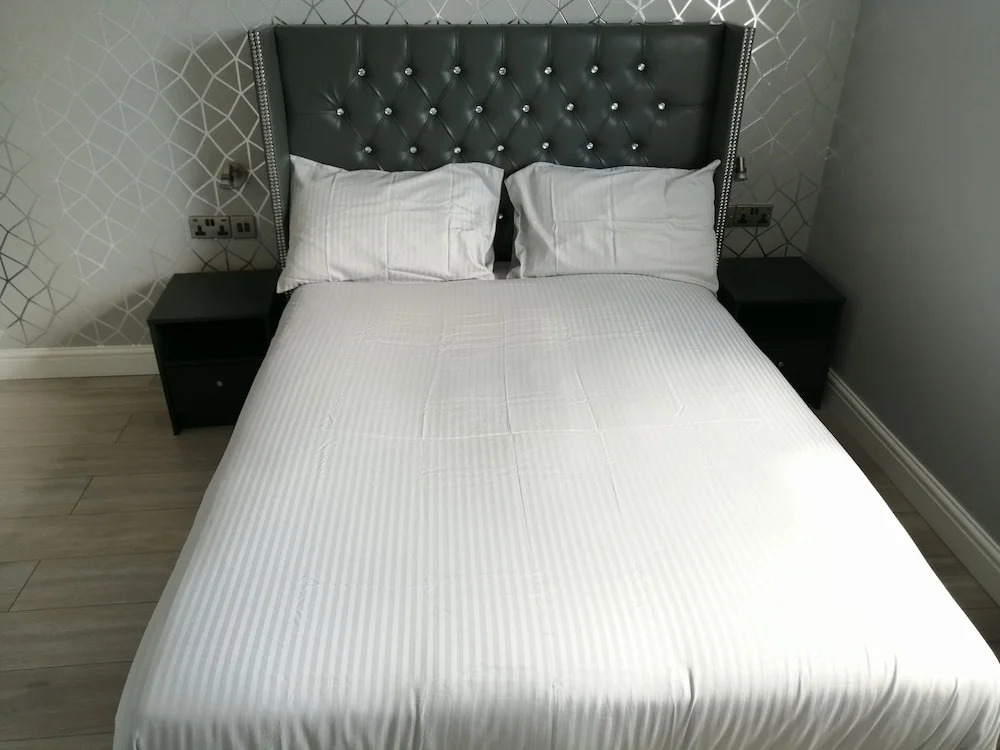 Encore Rooms