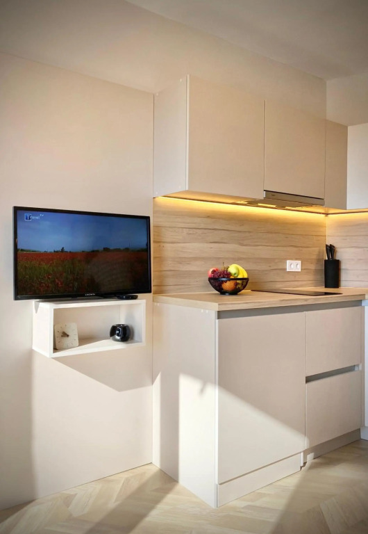 Business & Family Apartment for 6 Guests with Free Parking