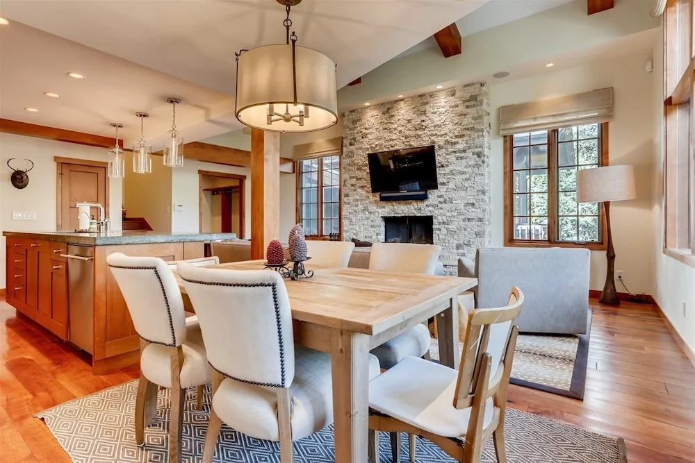 1-385 Gore Creek Dr. Vorlaufer #303
