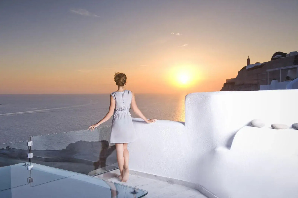 Hyperion Oia Suites