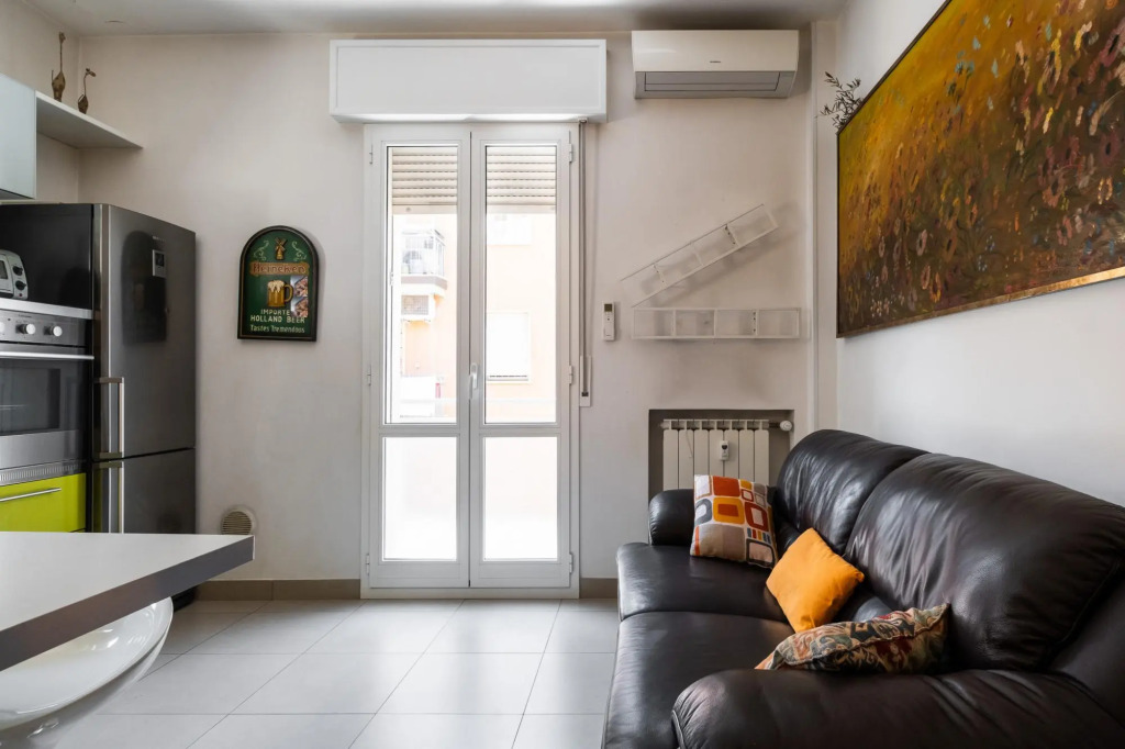 Bergonzoni Modern Apartment by Wonderful Italy