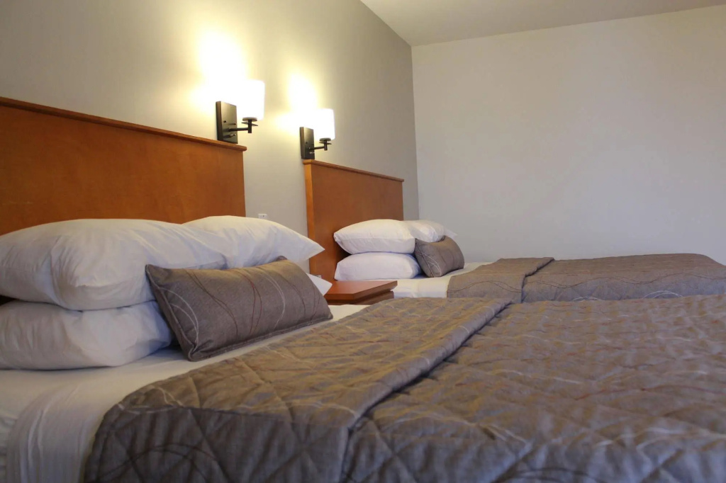 Maverick Motor Inn and Waterslide