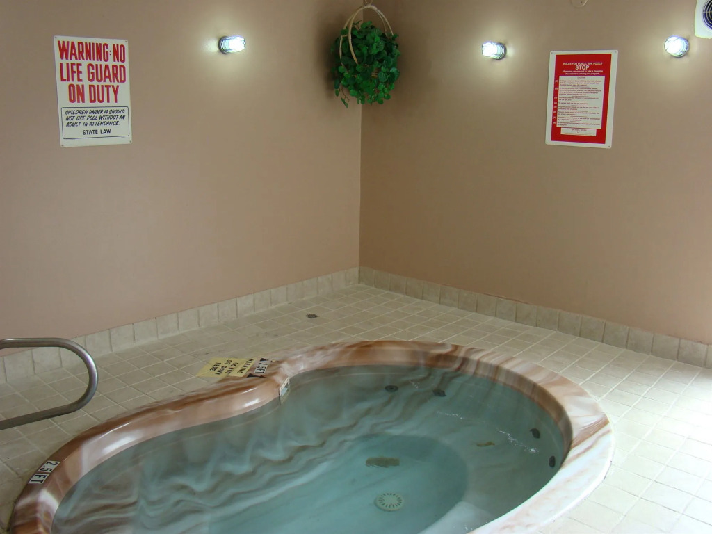 Rodeway Inn & Suites