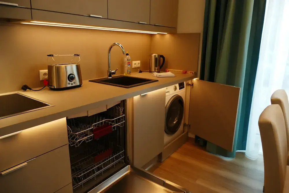 Meyns Apartments & Hotel