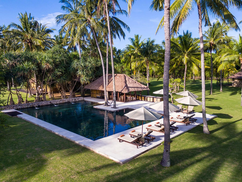 Sira Beach House