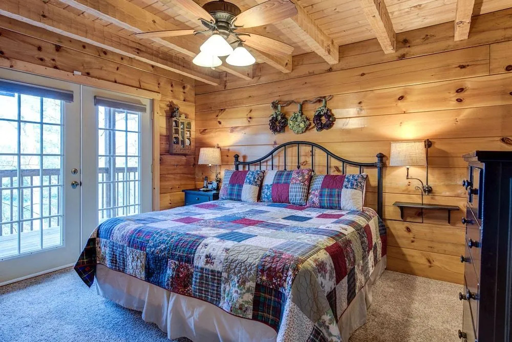 Lazy Cub Lodge