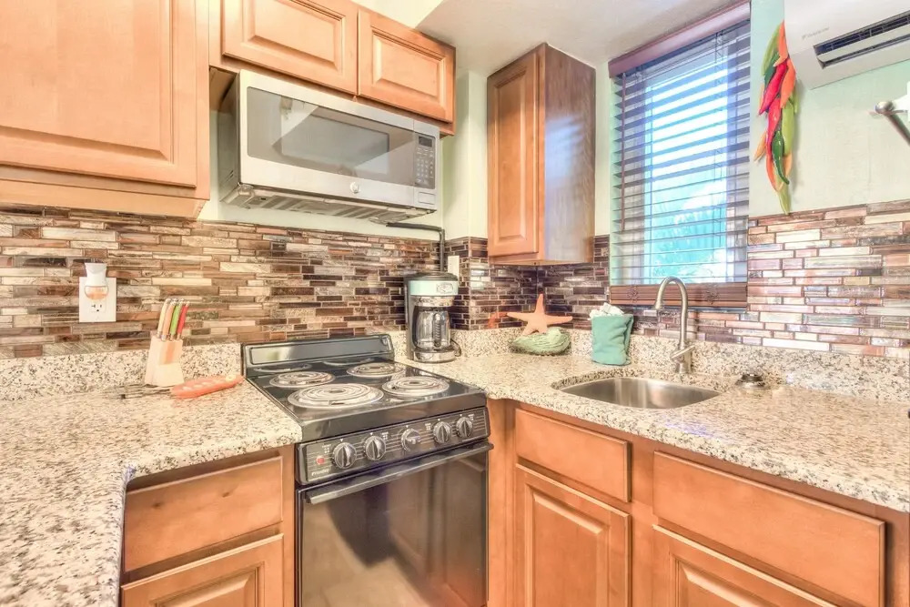 Tropic Terrace #37 - Beachfront Rental 1 Bedroom Condo by Redawning