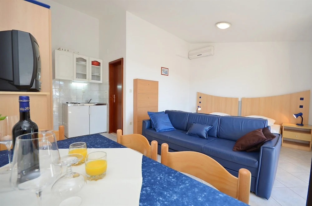 Apartments Mira